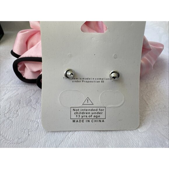 Classic Cameo CZ Pink Silver Tone Oval Earrings NEW - Picture 9 of 9